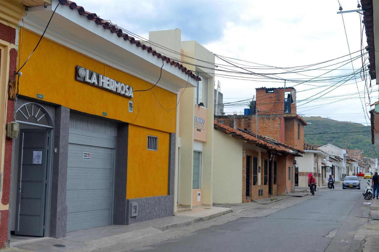 La Hermosa *